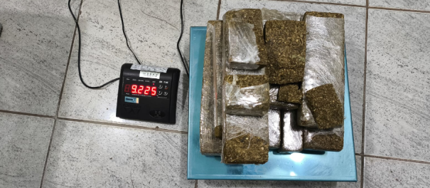 Homem com tornozeleira eletrônica é preso em Junqueirópolis com quase 10 quilos de maconha