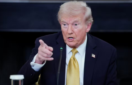 EUA realizam bombardeios navais e planejam aÃ§Ãµes contra trafico; alvo pode incluir Venezuela