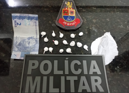 PolÃ­cia Militar prende homem por trÃ¡fico de drogas em Osvaldo Cruz