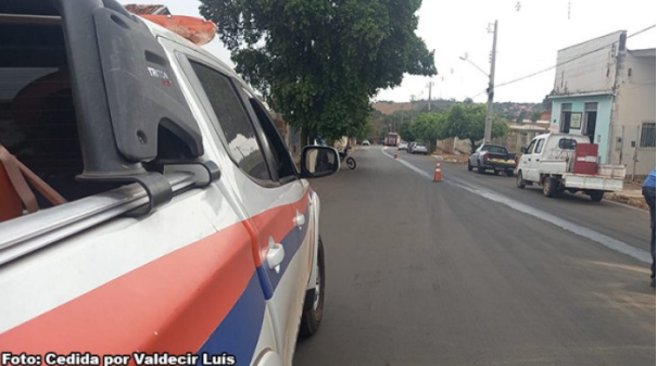 Caminhão tem pane e causa vazamento de óleo em via central de Bastos