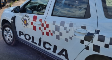 Homem surta, ameaÃ§a familiares e Ã© preso pela PolÃ­cia Militar em TupÃ£