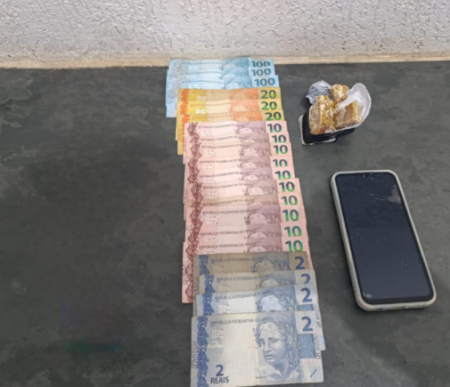 ForÃ§a TÃ¡tica da PolÃ­cia Militar prende homem por trÃ¡fico de drogas em JunqueirÃ³polis