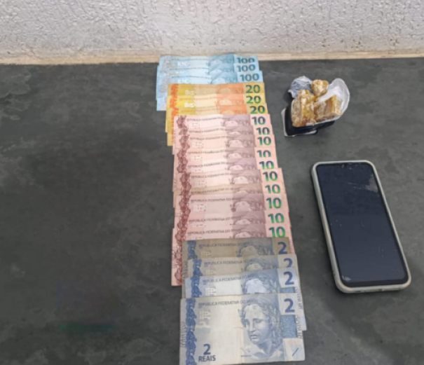 Força Tática da Polícia Militar prende homem por tráfico de drogas em Junqueirópolis
