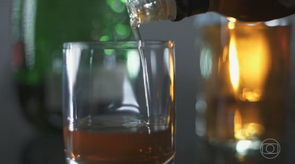 Polícia Civil realiza operação contra rede que produzia e vendia bebidas adulteradas com metanol