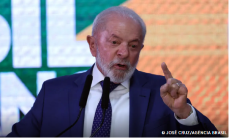 Na Ilha de MarajÃ³, Lula inaugura creche que ficou com obra paralisada