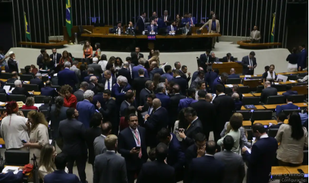 CÃ¢mara aprova isenÃ§Ã£o do IR para quem ganha atÃ© R$ 5 mil