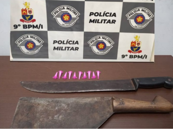 Homem é preso por violência doméstica após ameaçar familiares com facão em Tupã