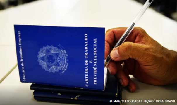 Taxa de desemprego em agosto fica em 5,6% e repete recorde de mínima