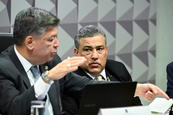 CPMI do INSS prende presidente da Conafer, suspeito de operar fraude em aposentadorias, por falso testemunho