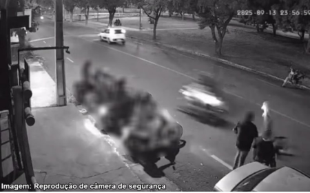 Jovem Ã© atropelado por motocicleta em Bastos; condutor fugiu do local