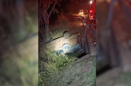Homem morre apÃ³s perder o controle da direÃ§Ã£o e capotar em rodovia em Mirante do Paranapanema