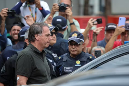 Bolsonaro apresentou melhora parcial e terÃ¡ saÃºde monitorada ao longo do dia, diz boletim