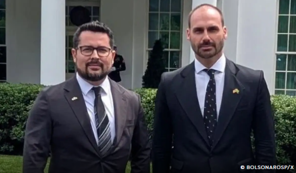 PGR denuncia Eduardo Bolsonaro e blogueiro por coação em inquérito do STF