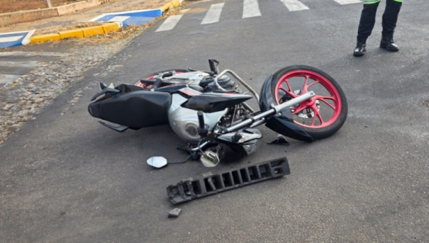 Motociclista fica ferido em acidente no centro de Tupã