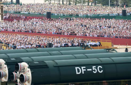 Parada Militar da China destaca inÃ©dita trÃ­ade nuclear e arsenal de alta tecnologia