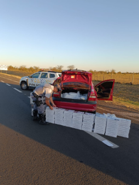 Policiamento RodoviÃ¡rio apreende produtos de descaminho em CaiuÃ¡ (SP)