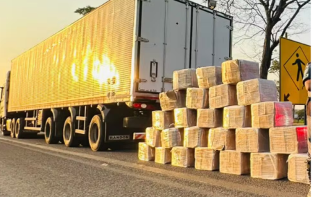 Homem Ã© preso transportando mais de 1 tonelada de maconha escondida em carga de frango, em Rancharia