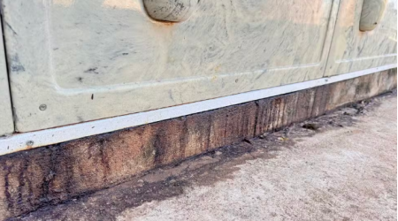 Falta de vedaÃ§Ã£o em tÃºmulos causa vazamento em cemitÃ©rio de Adamantina 