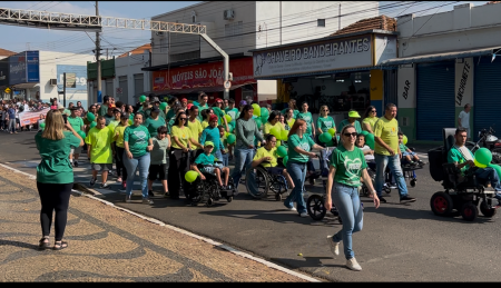 APAE promoveu a passeata da inclusÃ£o no centro de Osvaldo Cruz