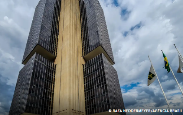 BC mantém juros básicos em 15% ao ano pela quinta vez seguida