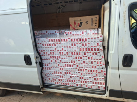 PolÃ­cia Militar apreende carga de cigarros contrabandeados e prende dois em LucÃ©lia