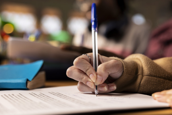 Concursos públicos e processos seletivos oferecem oportunidades no Oeste Paulista