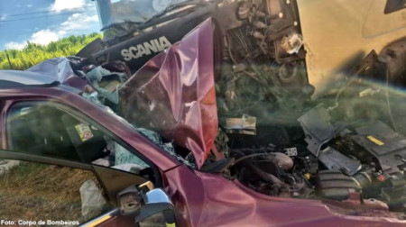 Mulher morre em colisÃ£o entre caminhÃ£o e caminhonete em rodovia de Borborema