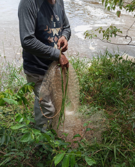 Homens sÃ£o multados em mais de R$ 6 mil por pescar no Rio Laranja Doce, em Nantes