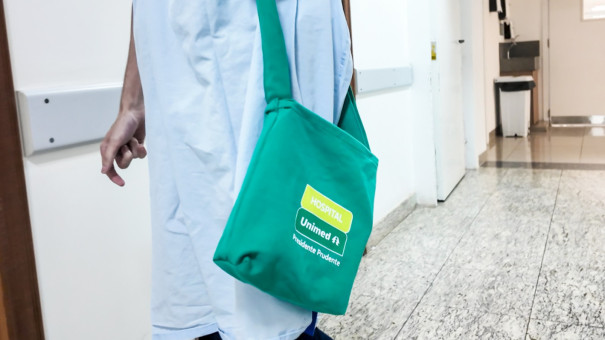 Hospital Unimed Prudente desenvolve bolsas de sonda vesical e tipoias para melhorar conforto dos pacientes