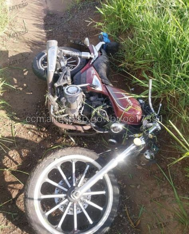 Motociclista morre após cair de moto na Rodovia Raposo Tavares, em Regente Feijó