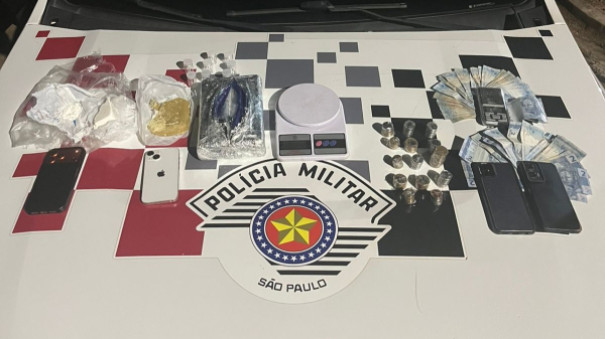 Polícia Militar aborda casal e prende homem por tráfico de drogas em Lucélia