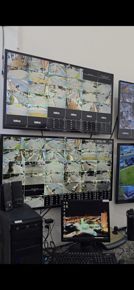 Adamantina jÃ¡ conta com 53 cÃ¢meras de monitoramento instaladas na nova etapa do projeto integrado ao Programa Muralha Paulista