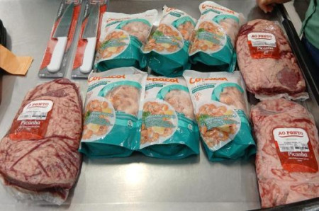 Casal Ã© preso apÃ³s furtar picanha, camarÃ£o e facas de supermercado em Osvaldo Cruz