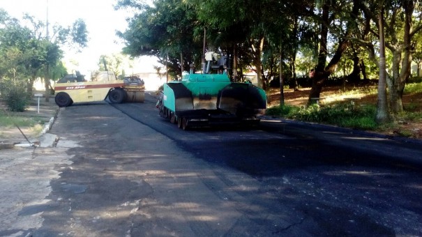 Prefeitura de OC inicia obras de recapeamento asfltico na regio do Conjunto Nelson Cavallini