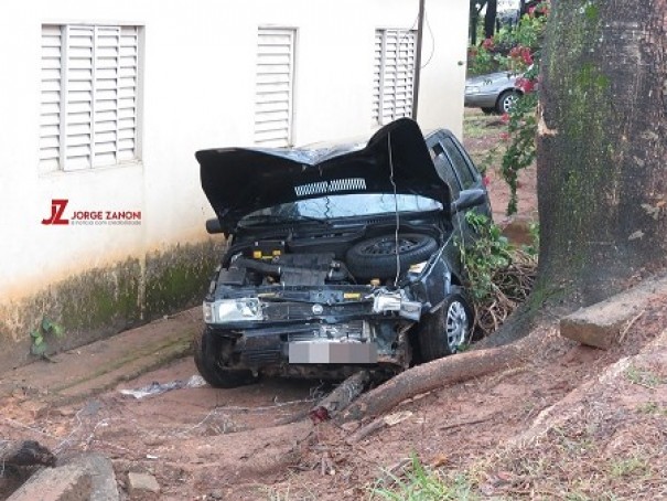 Mulheres ficam feridas ao se envolver em acidente em vicinal de Dracena