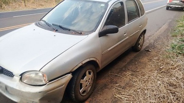 Condutor tem mal sbito e colide contra um barranco na SP-294 prximo a Junqueirpolis