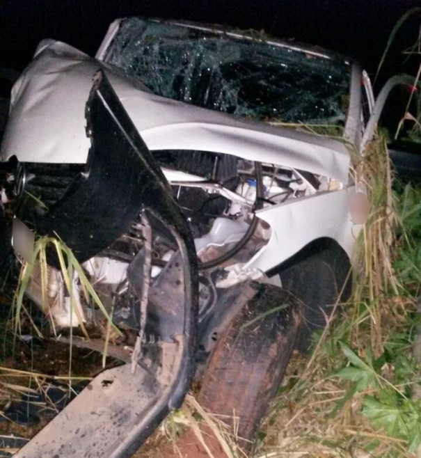 Motorista fica ferido aps bater carro em rvore em Presidente Venceslau