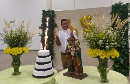 Missa em Ação de Graças ao aniversário do Pe. Rogério Mendes arrecada centenas de Fraldas Geriátricas
