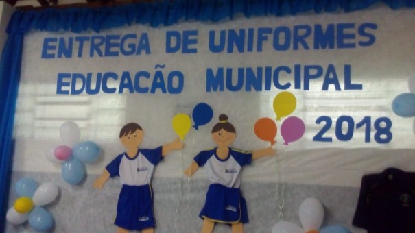 Alunos da Rede Municipal de OC recebem uniforme escolar para o segundo semestre