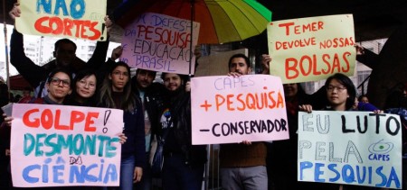 Corte no orçamento da CAPES afetaria 200 mil bolsistas