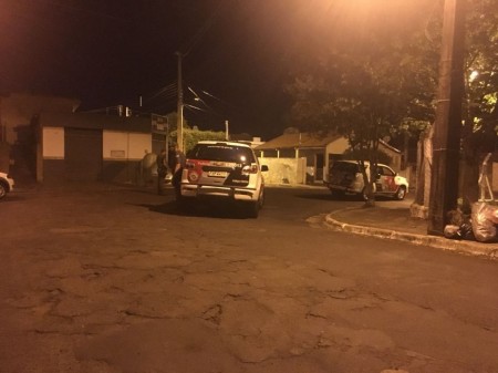 Força Tática da Polícia Militar prende dois por tráfico e apreende armas de pressão em OC