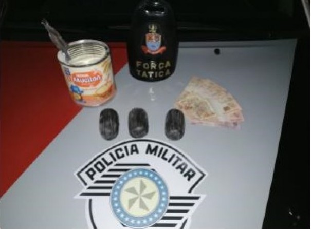 Polcia Militar prende mulher por trfico de drogas dentro de nibus em Osvaldo Cruz 
