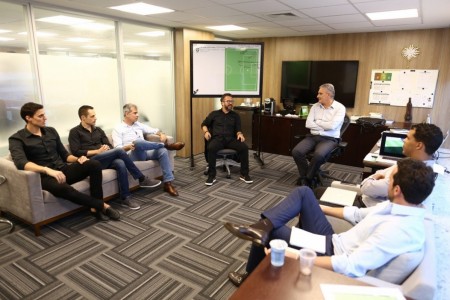 Com expectativa por novidades, Tite e Seleção iniciam novo ciclo nesta sexta-feira