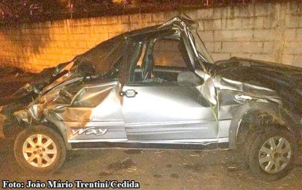 Mulher fica ferida em acidente na SP-294 envolvendo carro de Osvaldo Cruz