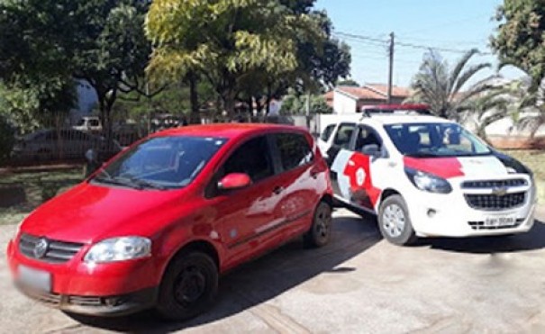 Carro furtado em Dracena  encontrado pela PM em Panorama