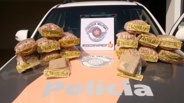 Boliviana  apreendida aps transportar tabletes de cocana dentro de pacotes de granola