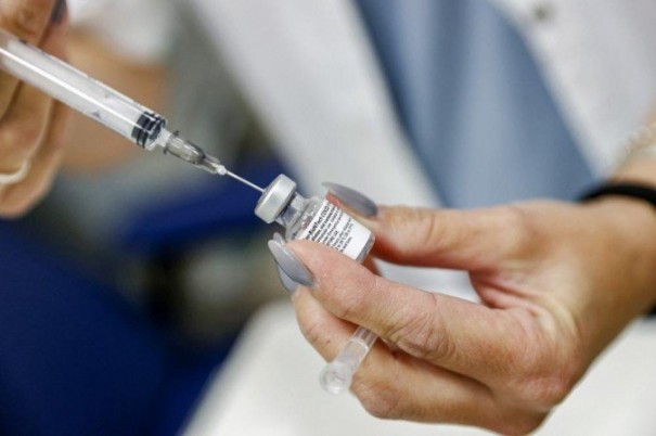 Mais de 8 mil pessoas esto em falta com alguma dose de vacina contra a Covid-19 em Osvaldo Cruz