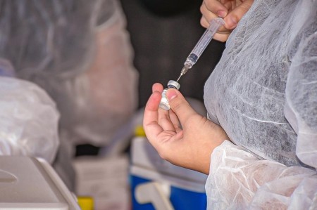 Movimento do 'Dia V' de vacinação contra a Covid-19 foi fraco em Osvaldo Cruz