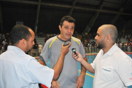 Técnico Berinha  disse que falta apoio e incentivo para o futsal de Osvaldo Cruz, após partida desta quinta 