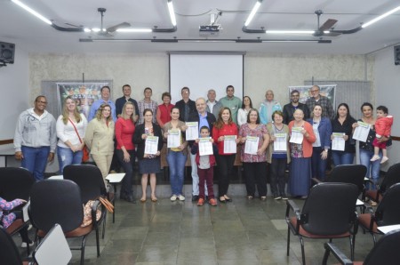 ACEOC entrega os Vale Compras sorteados no Dia dos Pais